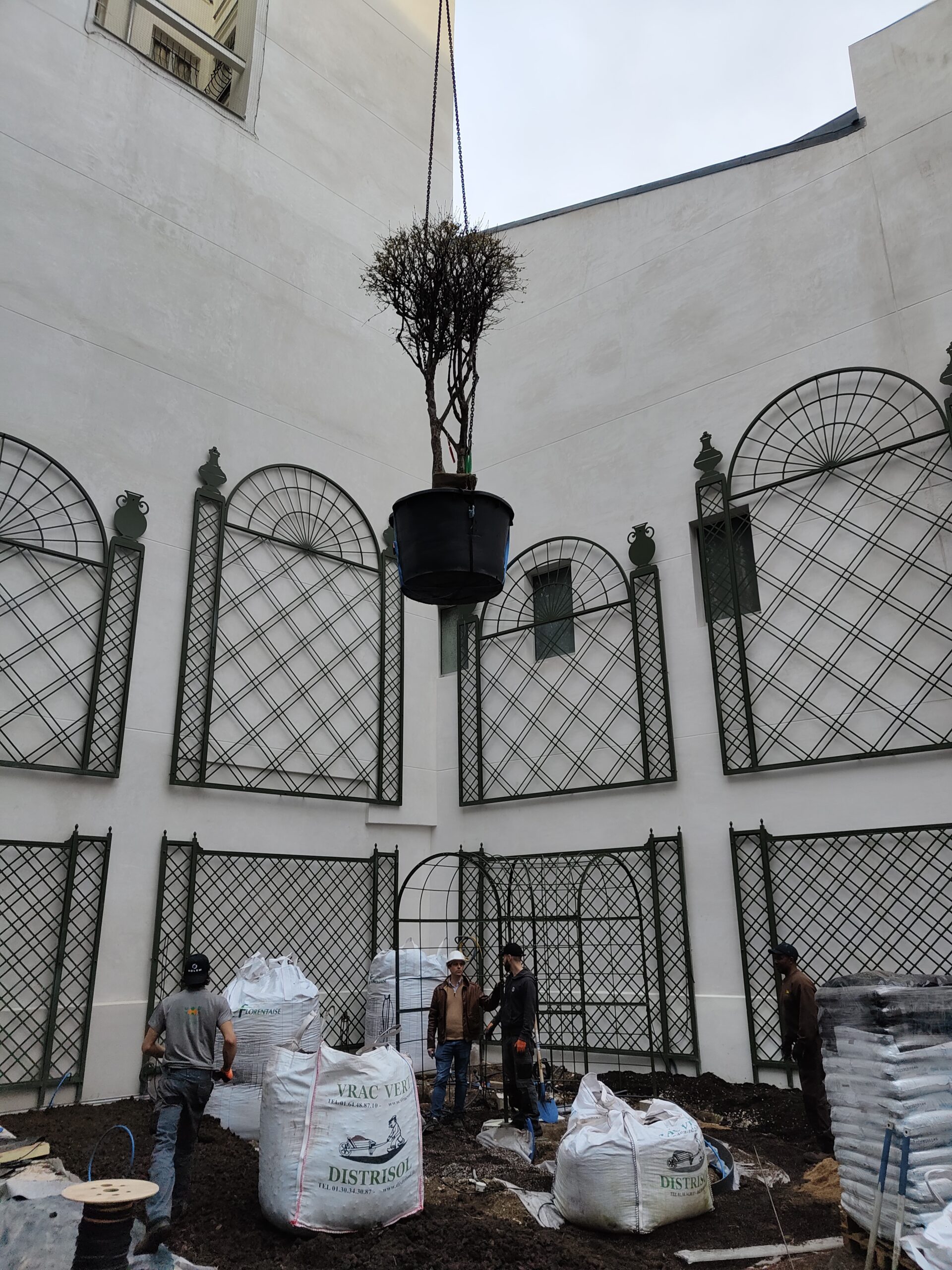 _storage_emulated_0_DCIM_.convert_tmp_files_IMG20230312180945_20230529082201 Aménagement de la terrasse R+8 suite à la réhabilitation d’un immeuble de Bureau / Boulevard Poissonnière 75009